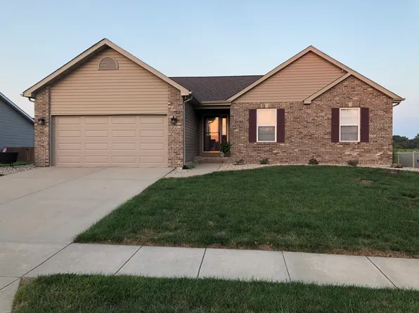 1916 Arlington Ct, Maryville, IL 62062