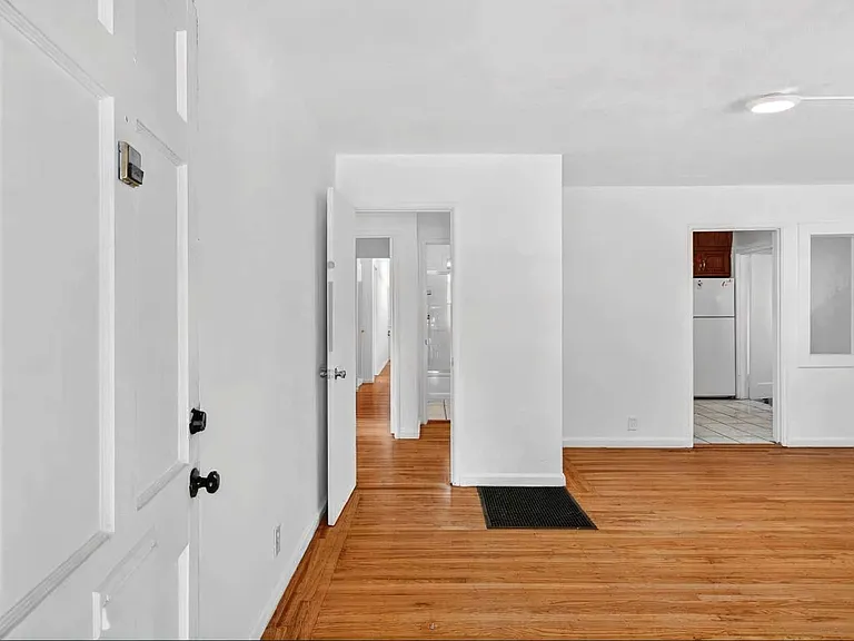 335 S 26th St — Photo 3