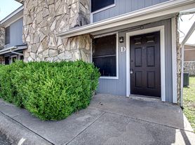 1403 Courtney Pl