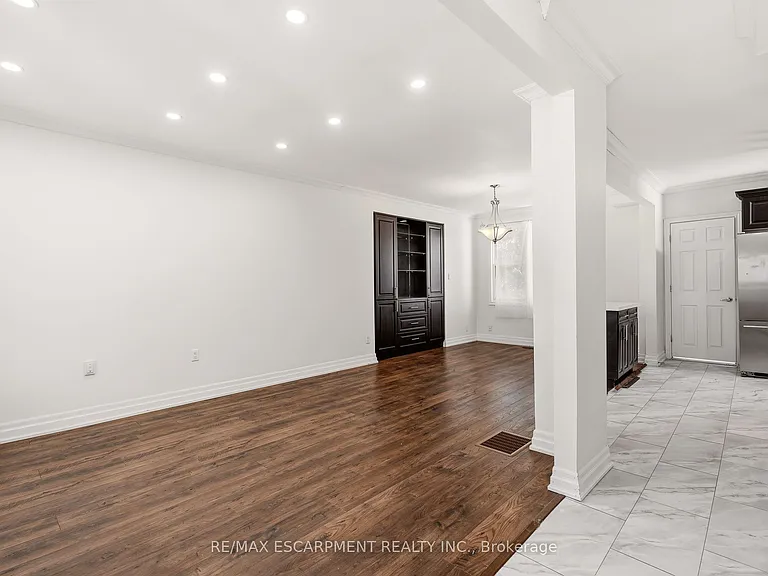 48 Glendale Ave S — Photo 6