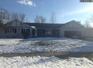 5442 Pin Oak Cir, Sheffield Village, OH