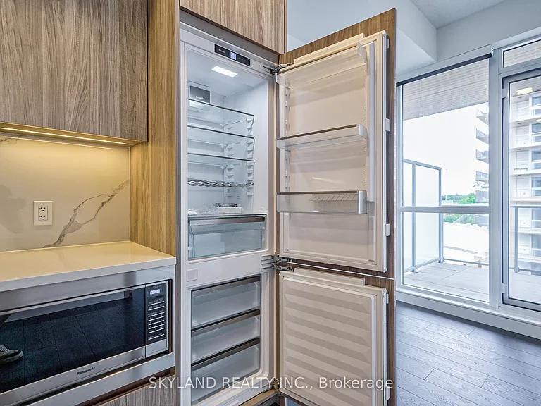 27 McMahon Dr #608 — Photo 25