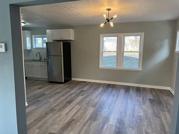 Open floor layout is great for entertaining with the kitchen opening to the dining room