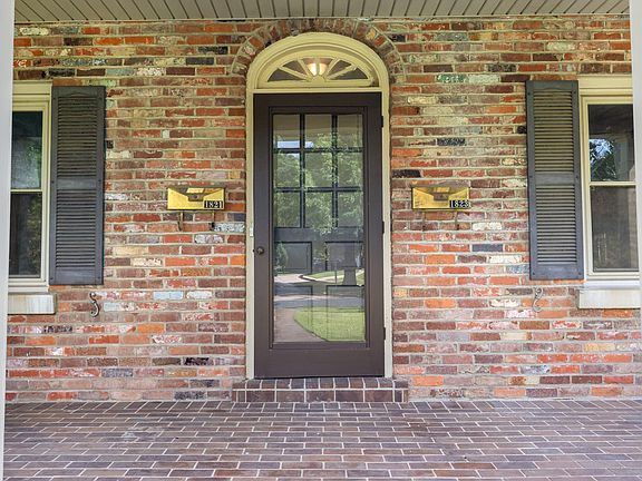 4th image of 1821-1823 Carolyn Dr