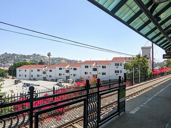 5th image of 4571 N Figueroa St #22