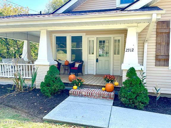 2nd image of 2312 Woodrow Dr