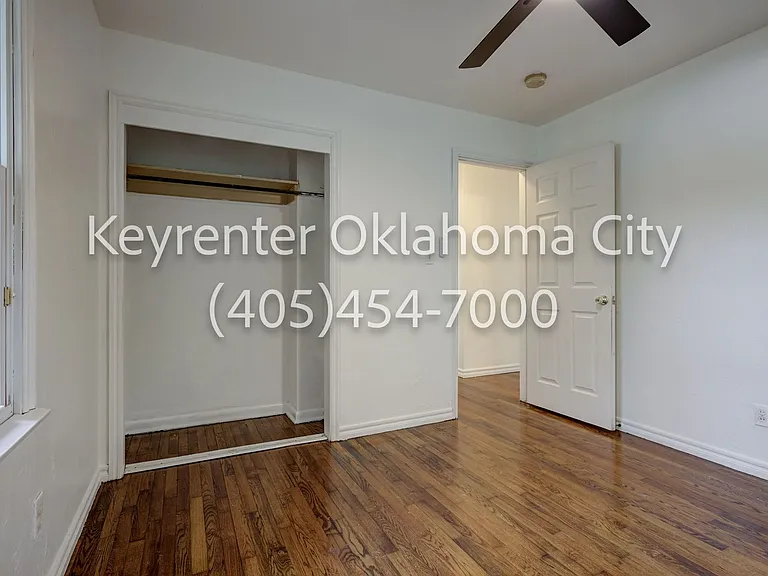 1520 Rowena Ln — Photo 25