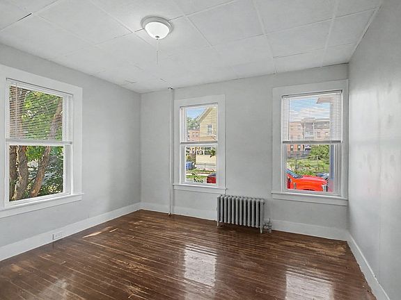 5th image of 81 Adams St
