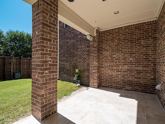 3rd image of 2371 Jaguar Dr