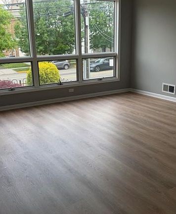 3rd image of 50 Orient Way