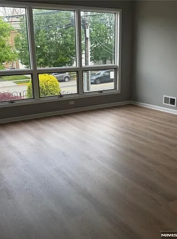 50 Orient Way — Photo 3