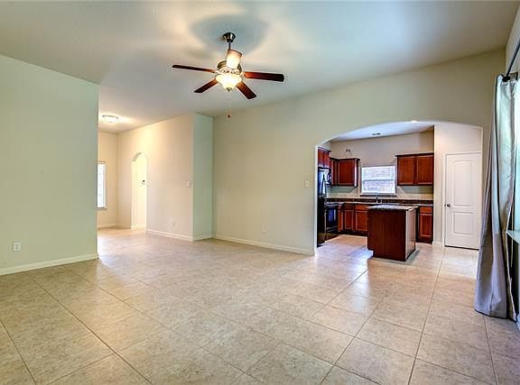 3rd image of 1833 Mesquite Ln