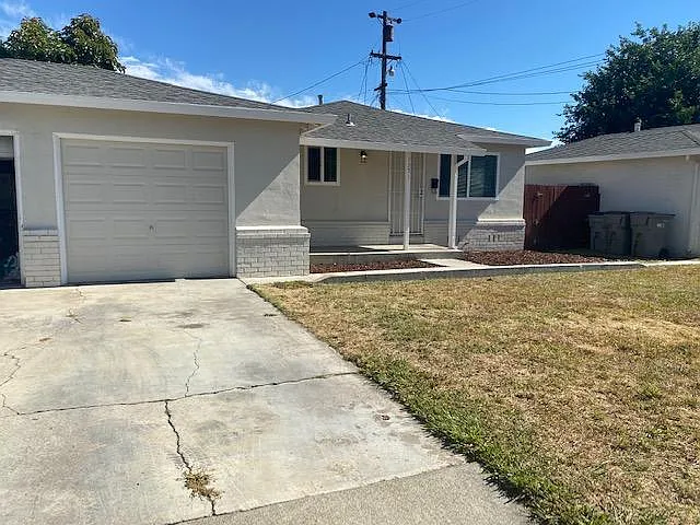 1351 E Oak Ave — Photo 18