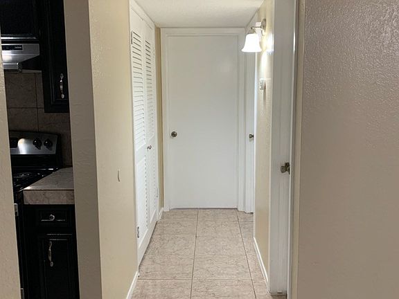 5th image of 4802 Country Club Dr