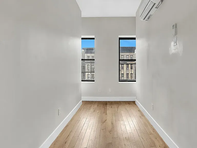 320 Street Nicholass Ave #4F — Photo 5