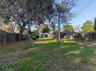 22050 Ybarra Rd, Woodland Hills, CA 91364