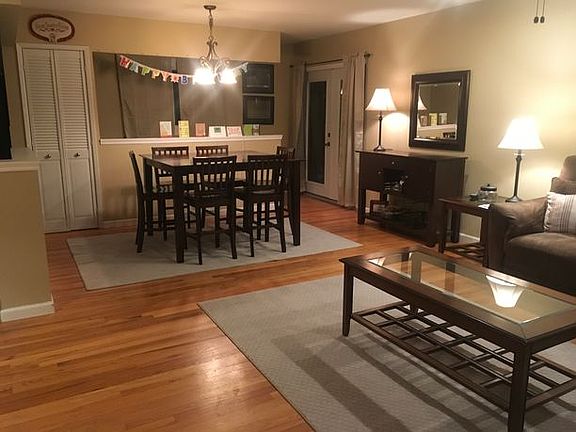 5th image of 7252 Marlton Ln