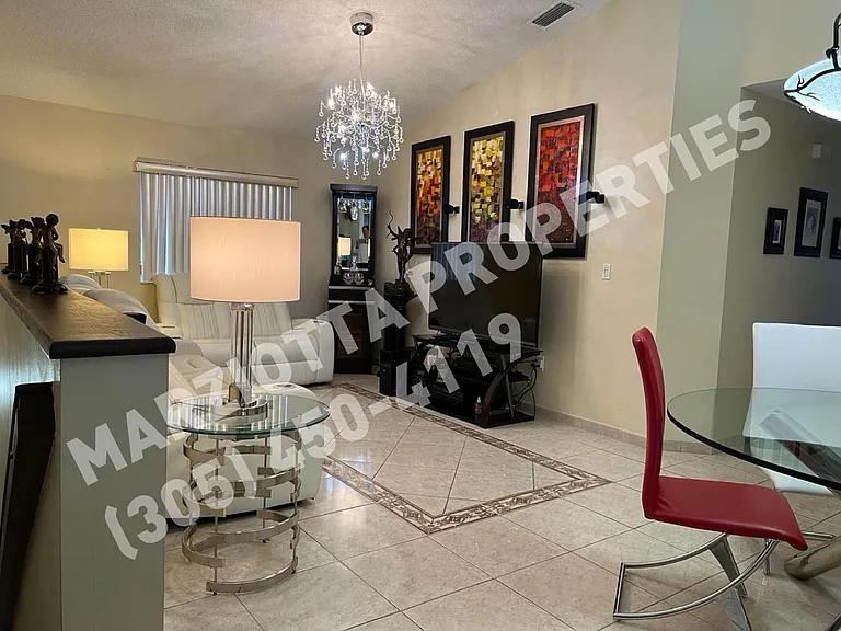 2553 W 76th St #202 — Photo 12