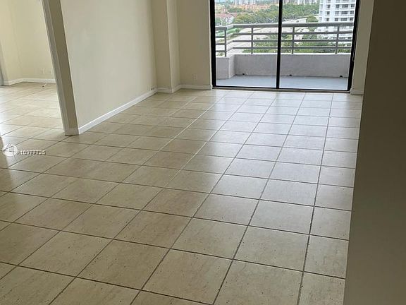 5th image of 3300 NE 191st St APT 1207