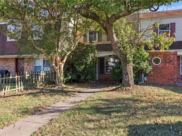 5661 Caxton Ct, Virginia Beach, VA 23462