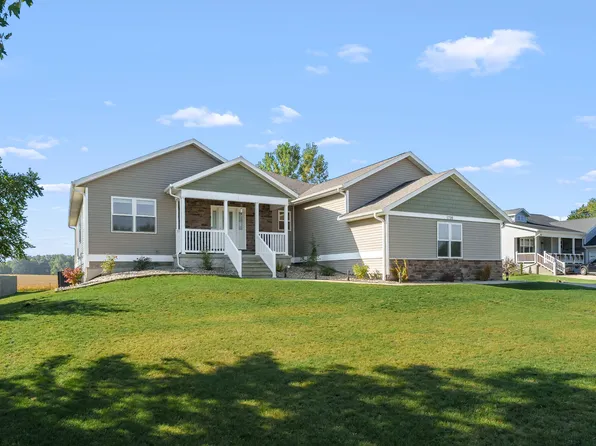 1720 Carlisle Dr, Saint Joseph, MI 49085