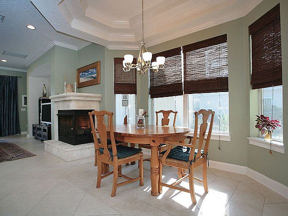 4th image of 1556 Harbour Club Dr