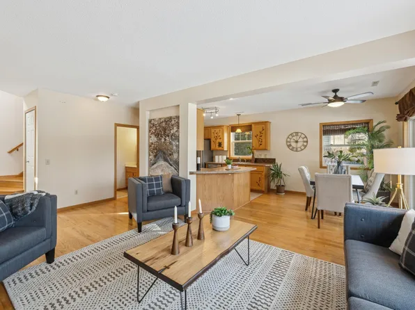 8753 N Bay Dr, Chanhassen, MN 55317