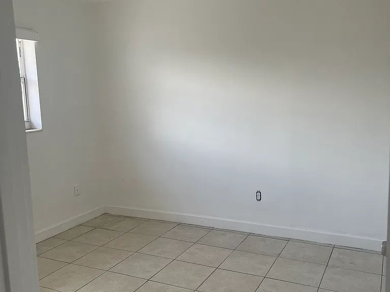 3412 SW 89th Ct — Photo 5