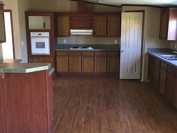 4th image of 470 Kummer Dr