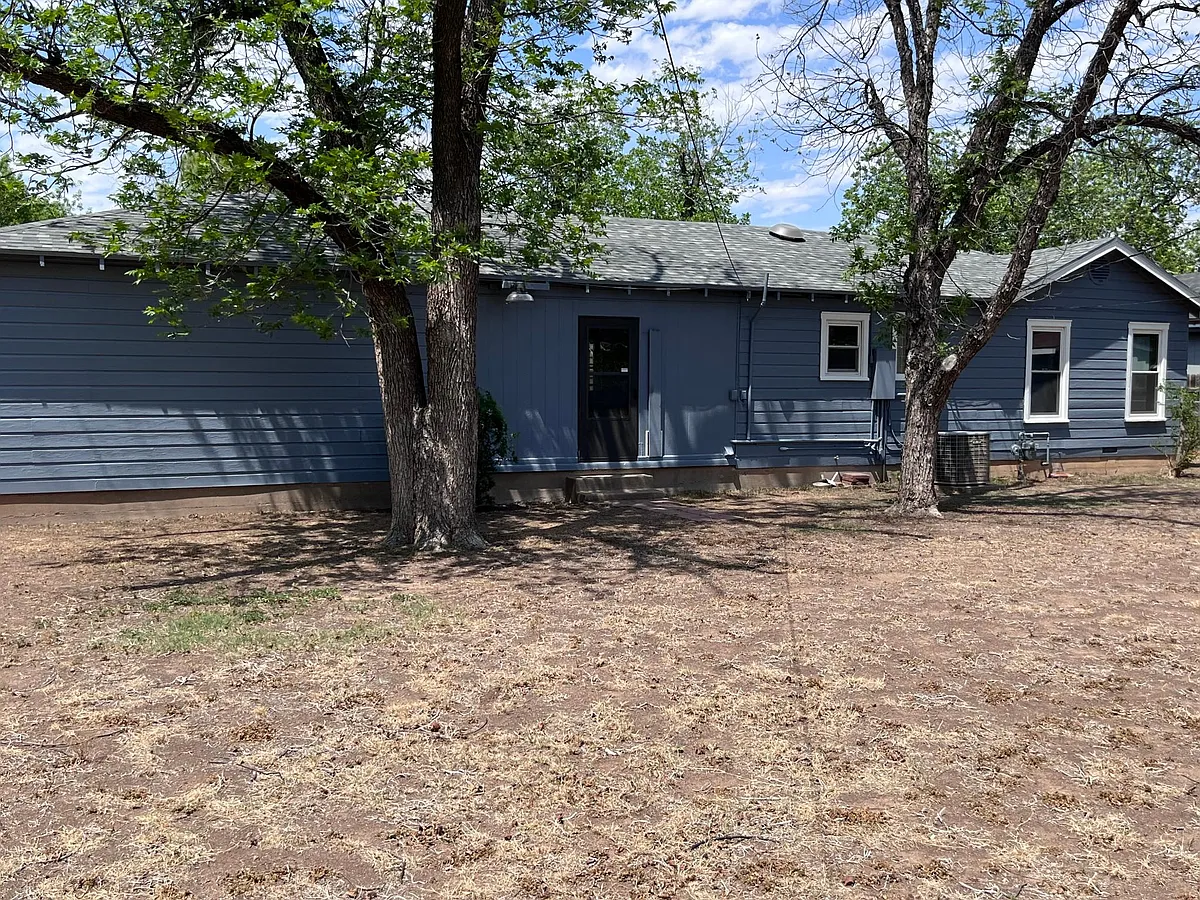Building Photo - 105 Penrose St