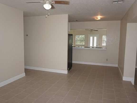4th image of 257 Amador Cir
