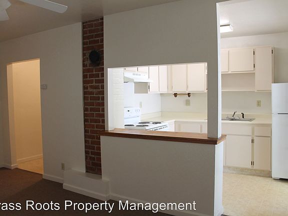 3rd image of 207 1/2 N Church St