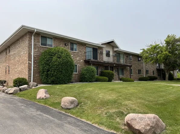 6951 N 76th St APT 112, Milwaukee, WI 53223