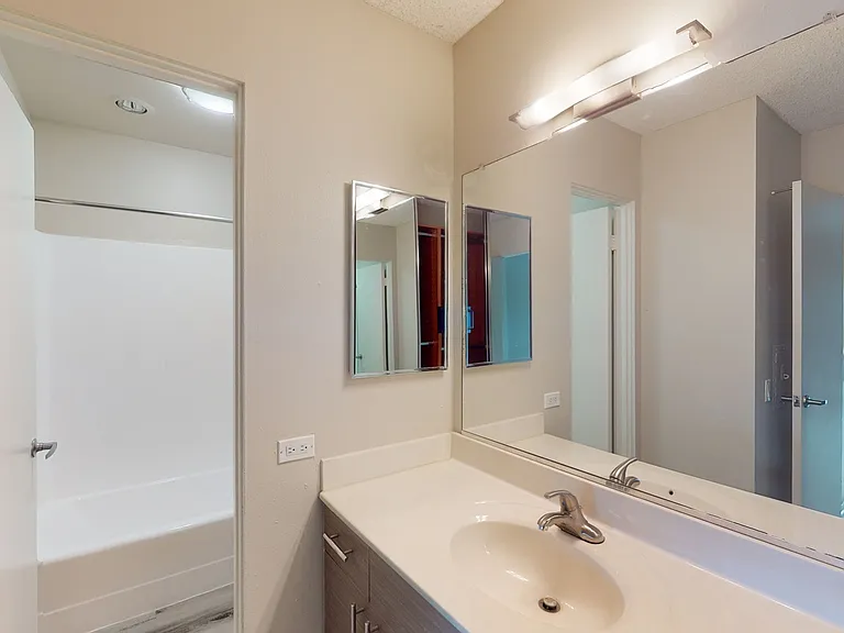 Eight 80 Newport Beach — Photo 60