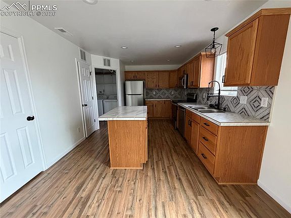 4th image of 4931 Leland Point