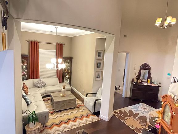 2nd image of 2404 Balmoral Dr
