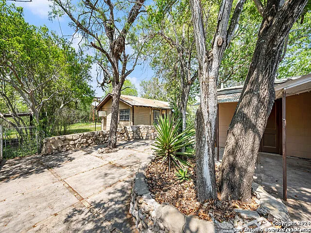 932 Toepperwein Rd — Photo 14