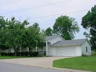 2nd image of 210 S Raum St