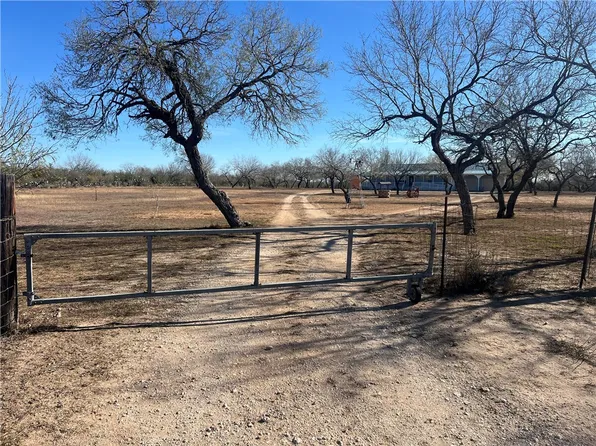 4493 W Highway 359, Benavides, TX 78341