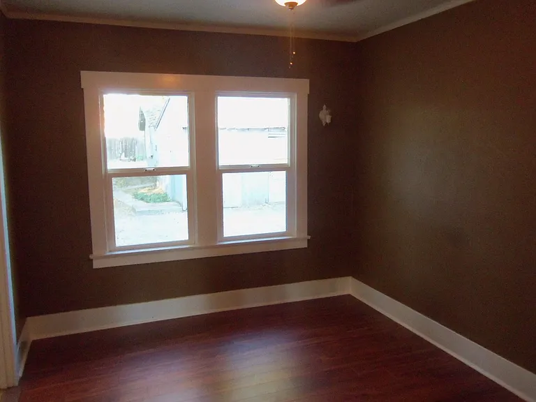 929 W 22nd St — Photo 13