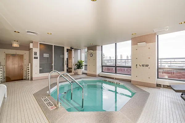 Sold by R New York | media 18