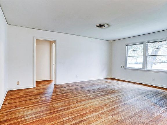 5th image of 9729 Mariposa St