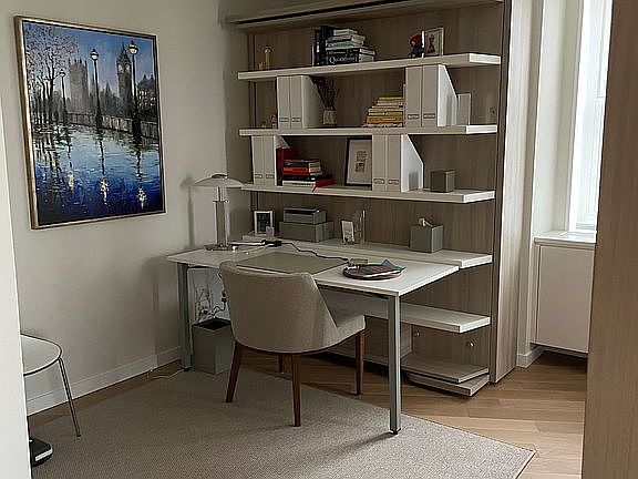 3rd image of 30 W 63rd St APT 31L
