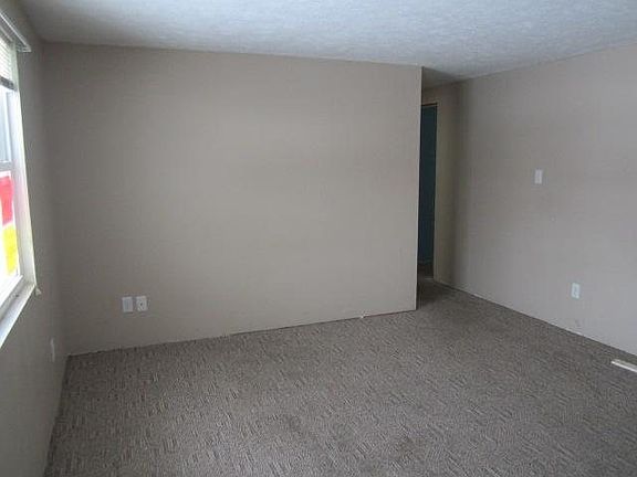 2nd image of 28932 Frank Ct