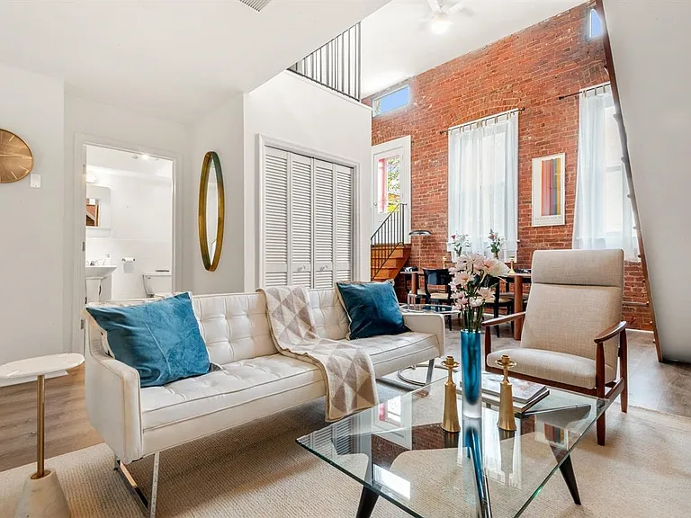 46 Irving St #2R — Photo 19