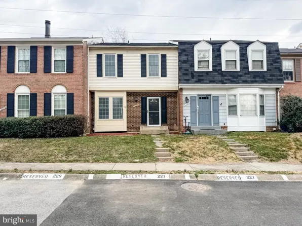 9227 Weathervane Pl, Gaithersburg, MD 20886