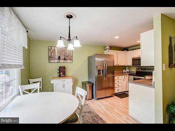 4th image of 19517 Wootton Ave