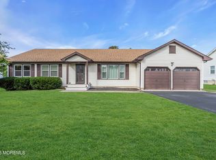 928 Goose Creek Rd, Toms River, NJ 08753