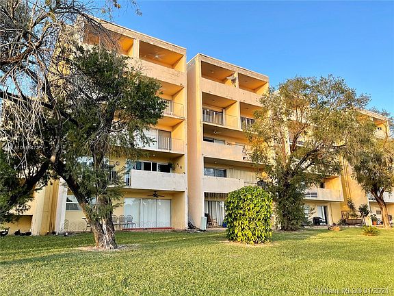 4th image of 9359 Fontainebleau Blvd APT F419