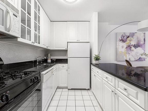 4th image of 200 W 79th St APT 7P